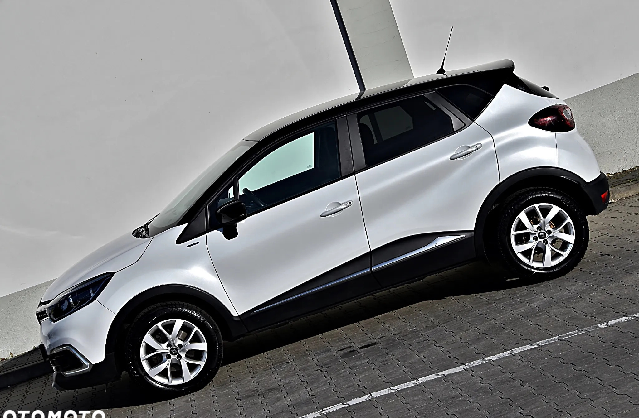 Renault Captur cena 56800 przebieg: 143000, rok produkcji 2019 z Lipiany małe 631